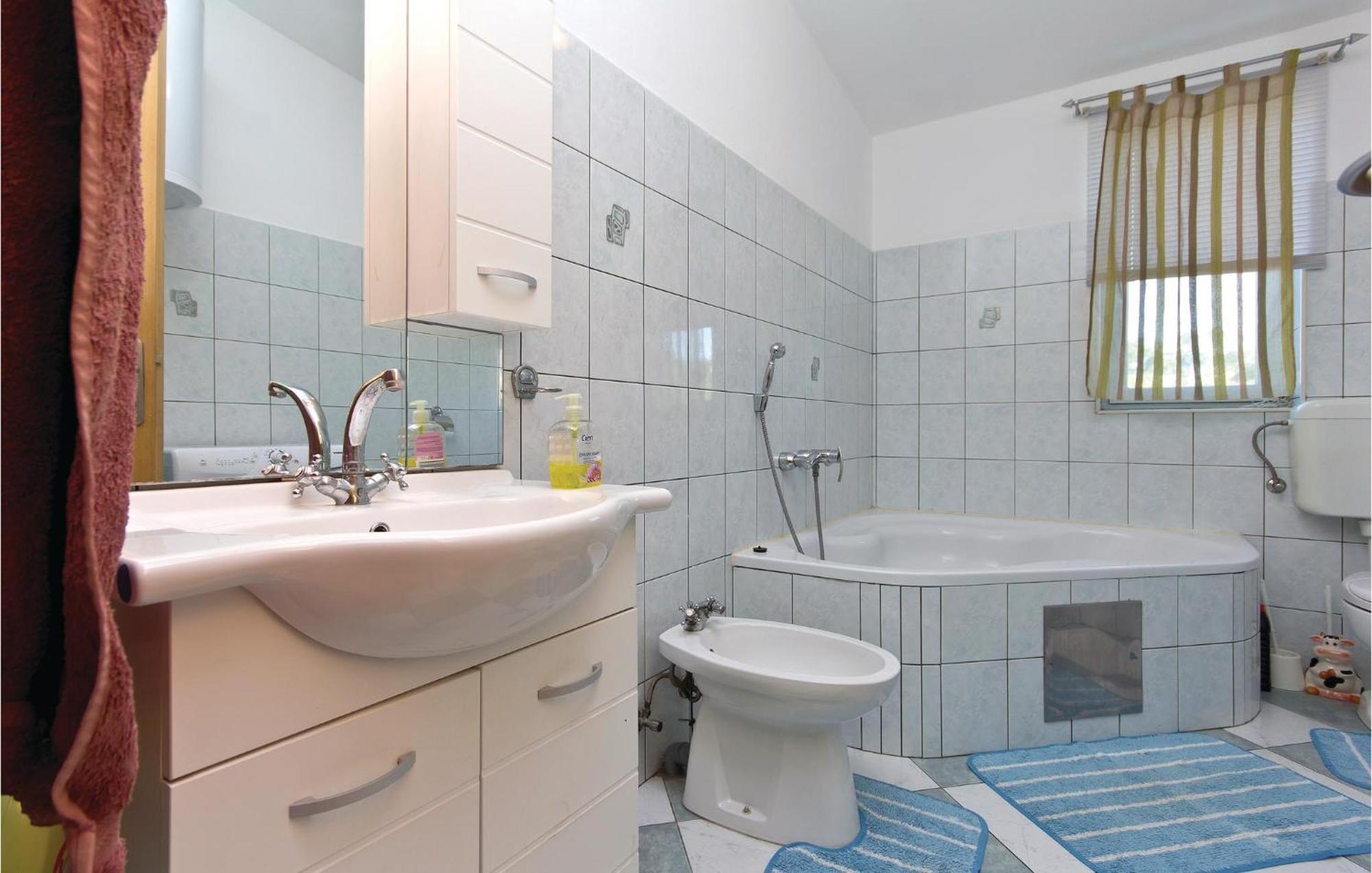3 Bedroom Gorgeous Apartment In Marcana Exterior photo