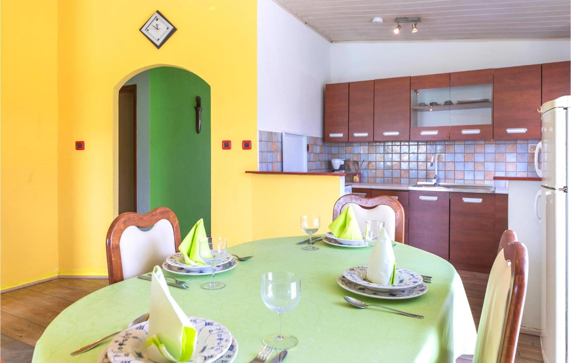 3 Bedroom Gorgeous Apartment In Marcana Exterior photo