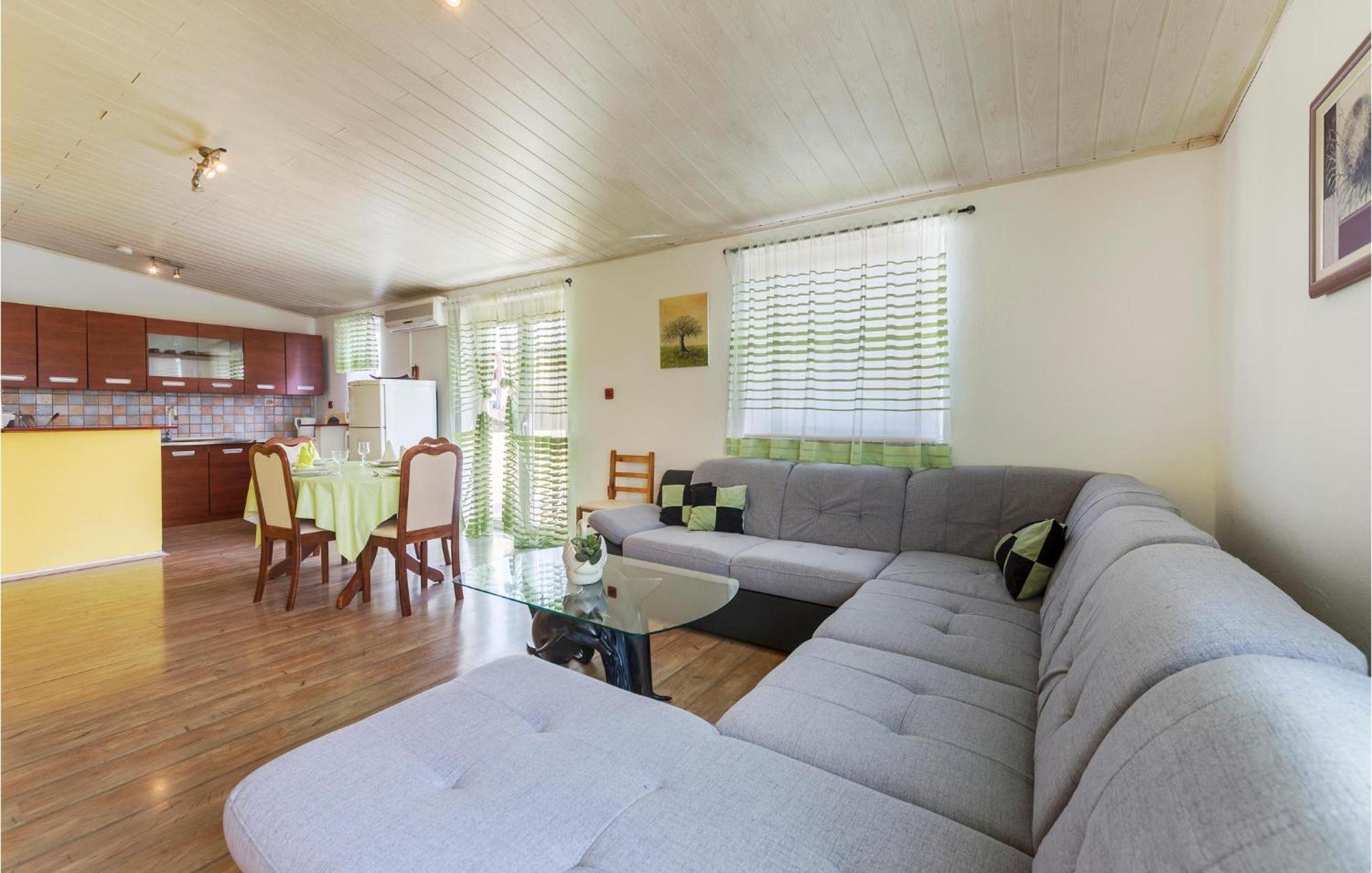 3 Bedroom Gorgeous Apartment In Marcana Exterior photo